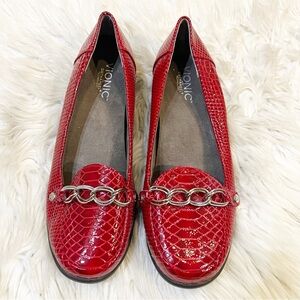 Vionic Orthaheel Technology Alda Red Reptile Print Leather Loafers Women’s 9.5